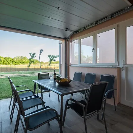 In Privlaka With Sea View, Balcony, Air Conditioning, Wifi 3598-5 Privlaka (Zadar)