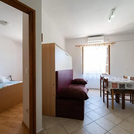 Apartman In With Sea View, Balcony, Air Conditioning, Wifi 3598-5